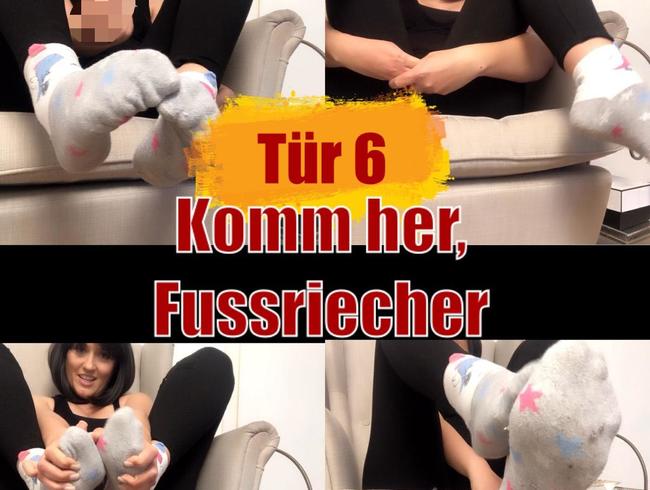 Miss Doertie Porno Video: Tür 6 - Komm her Fußriecher!